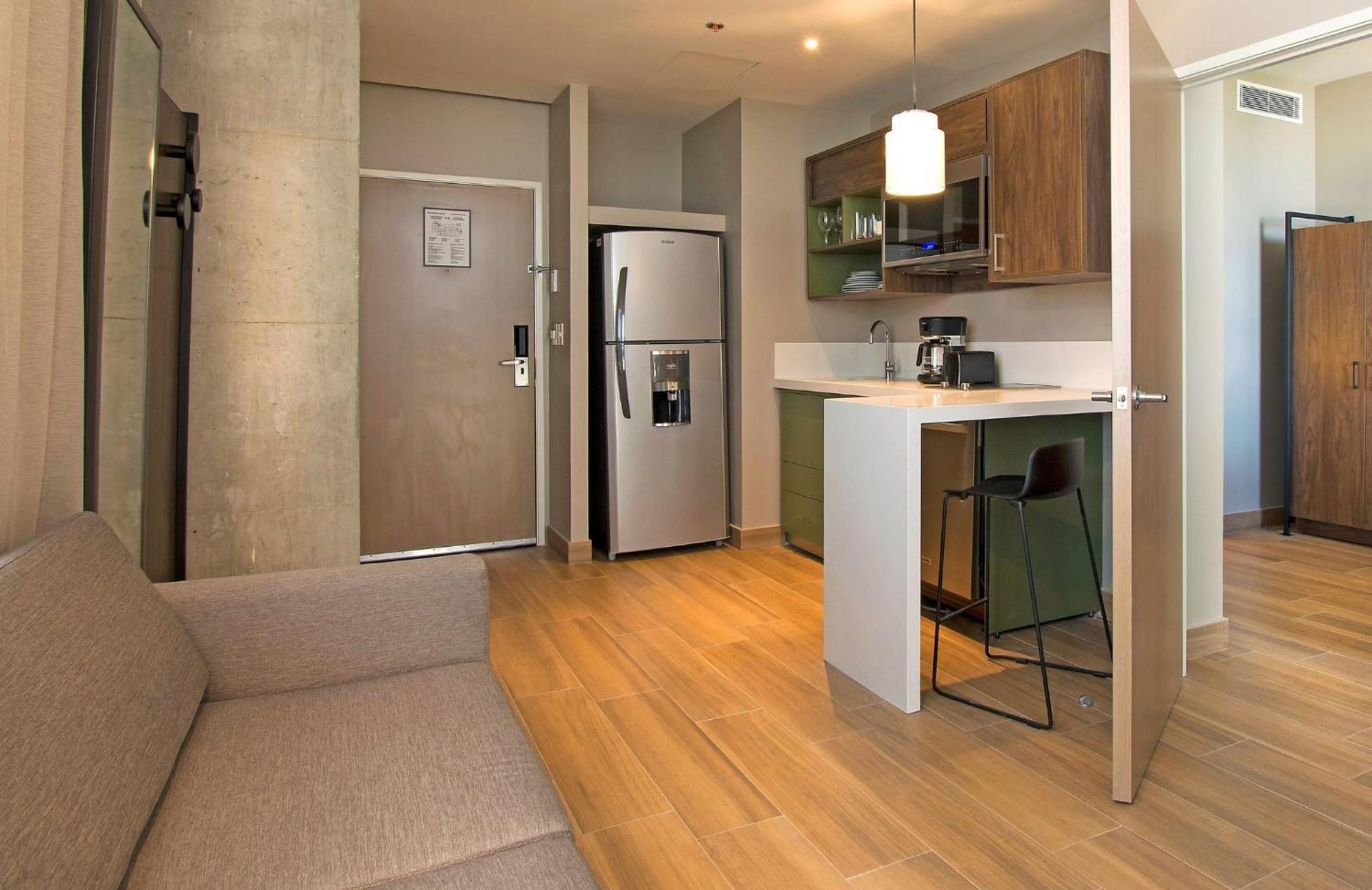 Staybridge Suites - Guadalajara Novena By Ihg エクステリア 写真