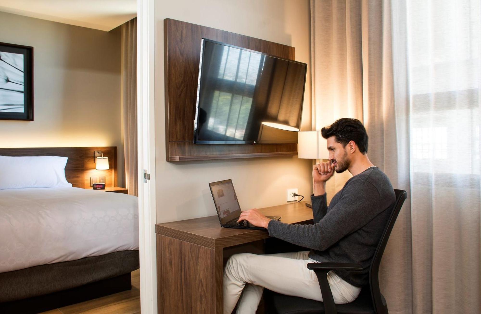 Staybridge Suites - Guadalajara Novena By Ihg エクステリア 写真