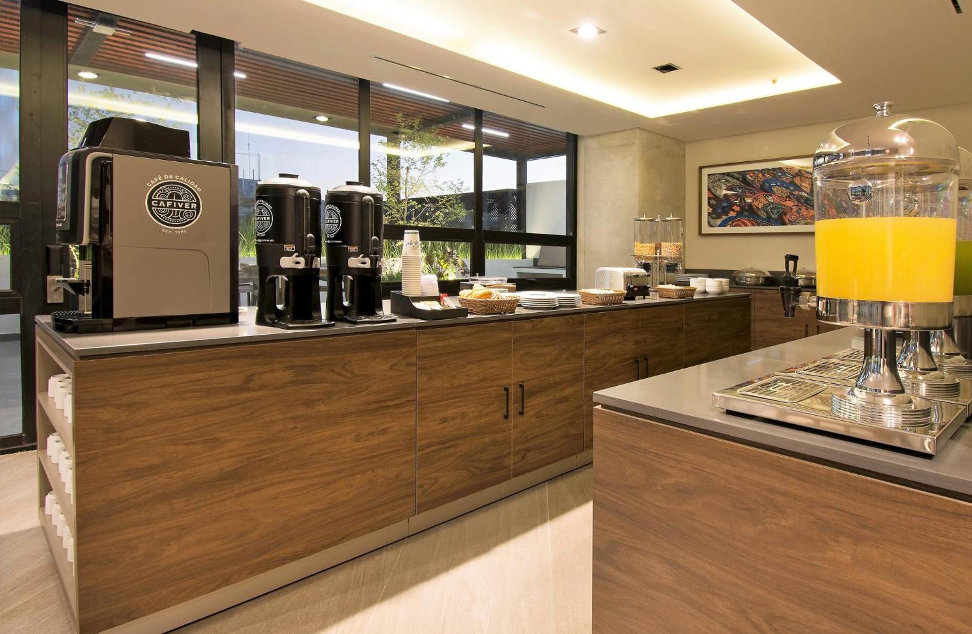 Staybridge Suites - Guadalajara Novena By Ihg エクステリア 写真